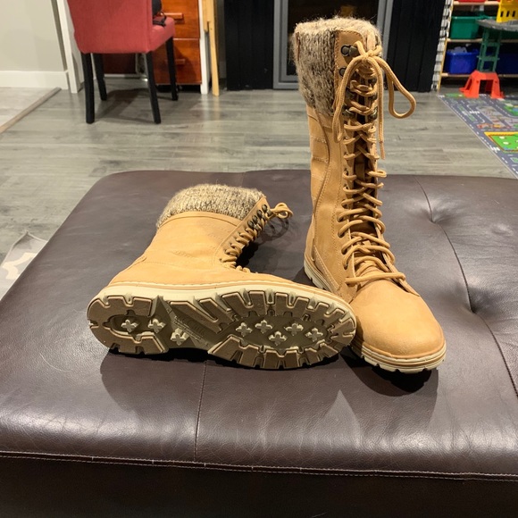 Women’s cliff boots - Picture 2 of 3